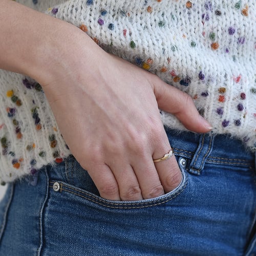 Romantischer Ring aus Gold mit Diamanten Teskala