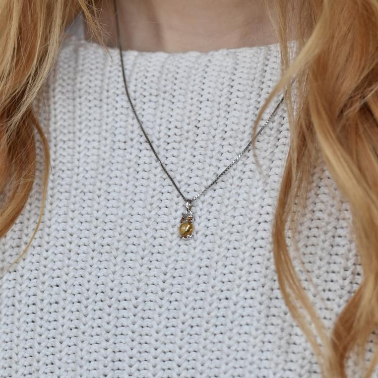 Citrin Eule in Silber auf dem Hals 28568