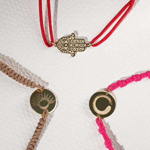 String Armband mit dem Symbol Hamsa