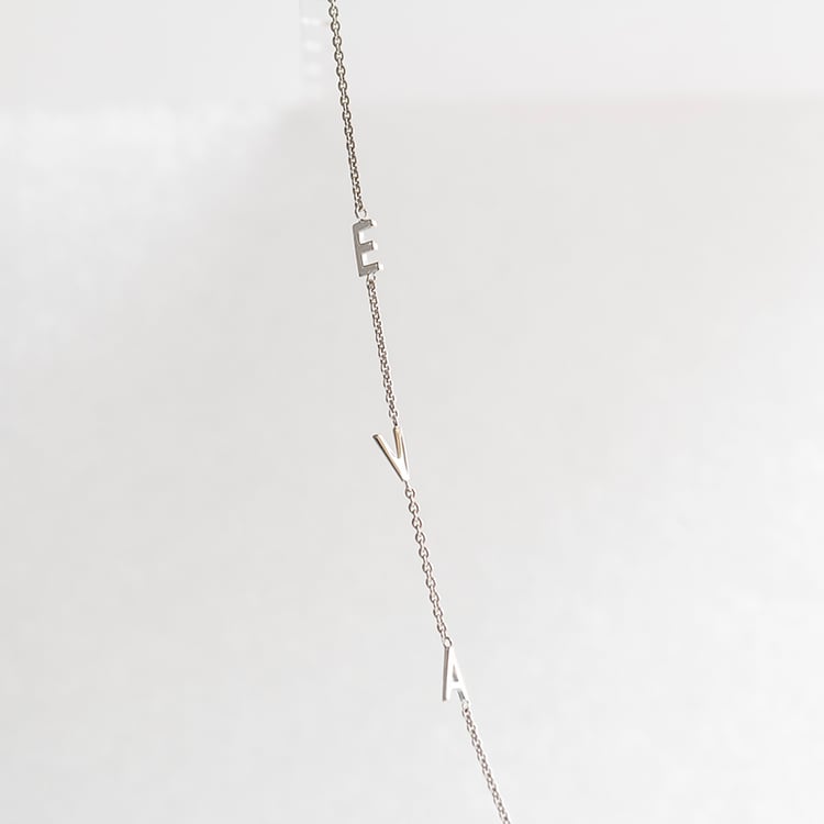 Halskette mit drei Buchstaben Ihrer Wahl und Diamanten Lupe 145519