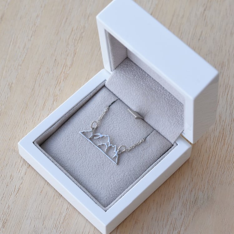 Silberner Anhänger in Form von Bergen Wills 67198