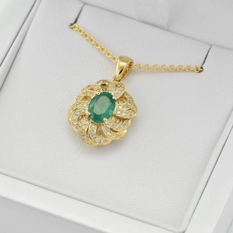 Kette aus Gold mit Smaragdanhänger 25830