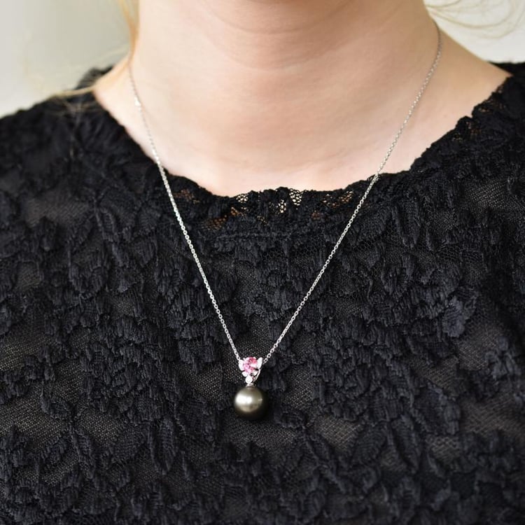 Anhänger mit schwarzer Perle, Diamant und Turmalin Raziel 18552