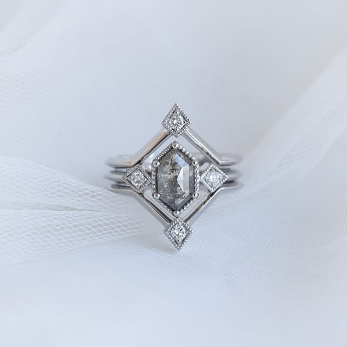 Originelles Ringset mit Salt and Pepper Diamanten Ural