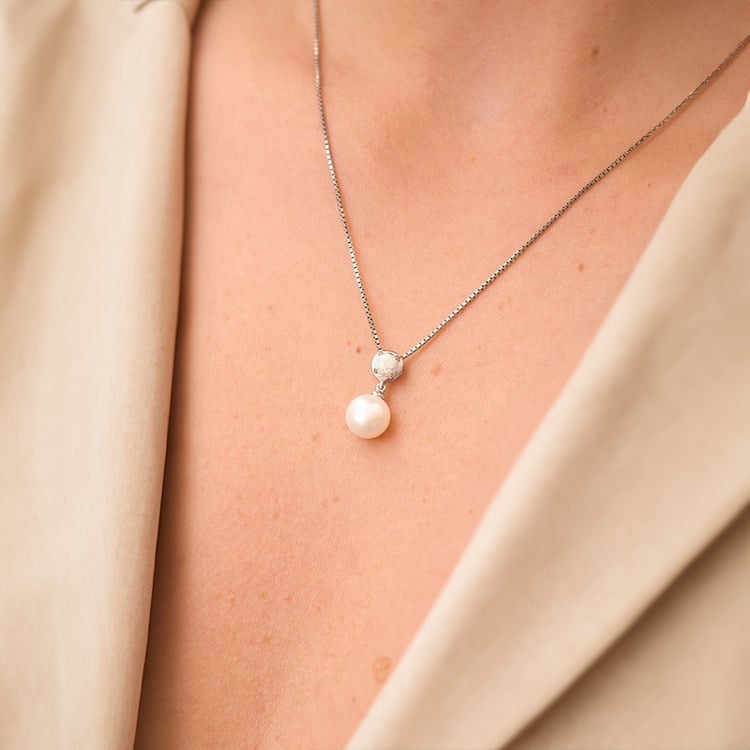 Silbernes Set aus Perlenschmuck mit Lab Grown Opalen Jasna 142944