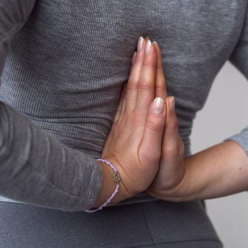 String Armband mit dem Yoga Symbol Om