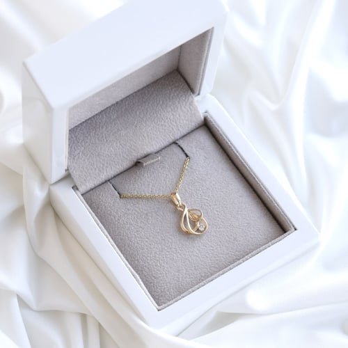 Eleganter Anhänger aus Gold mit Diamant Danyil