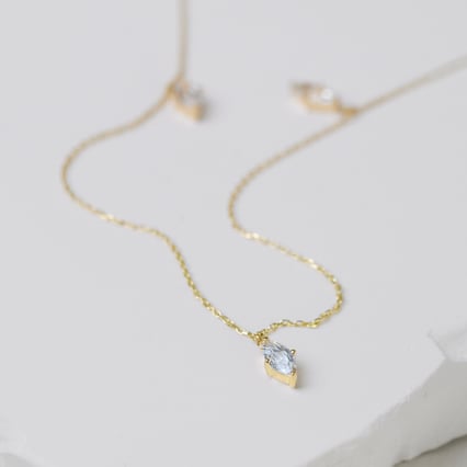 Goldene Kette mit weißem Topas Rosalva