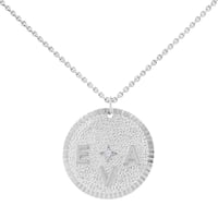 Silberner personalisierter Anhänger mit Edelstein und Buchstaben Larry