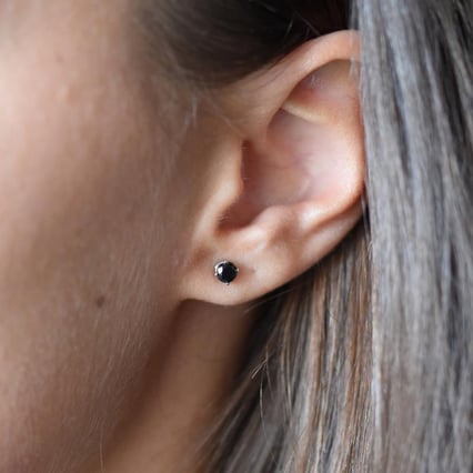 Ohrstecker mit schwarzen 0.5ct Diamanten Kesha