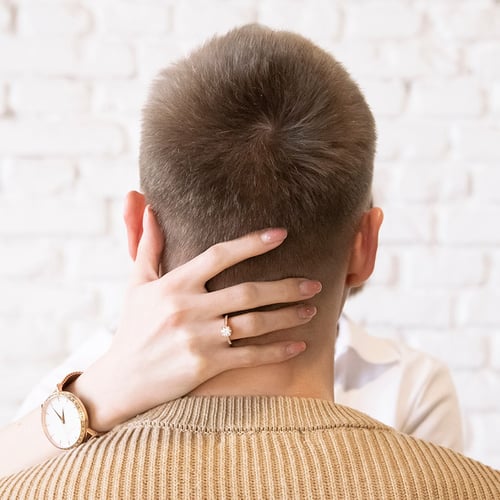 Verlobungsring mit Moissanit und Lab Grown Diamanten Ulani