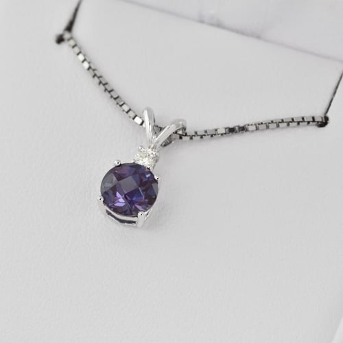 Goldanhänger mit Alexandrit und Diamant Emolyna