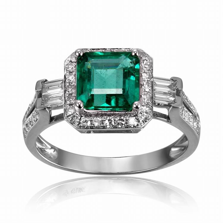 Ring mit Smaragd und Diamanten 5080