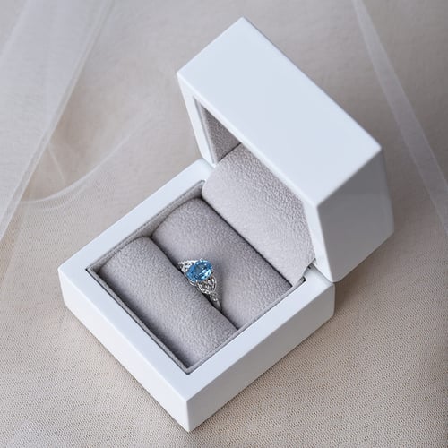 Goldener Topasring mit Diamanten Alanyse
