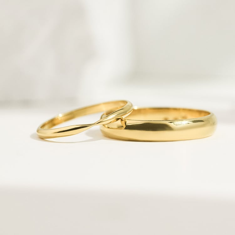 Schlichte goldene Eheringe mit verengtem Umfang Aeneas 156776