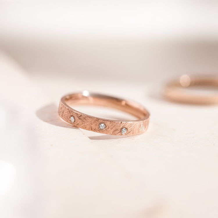 Extravagante Trauringe aus Gold mit Diamanten Alexis 157185