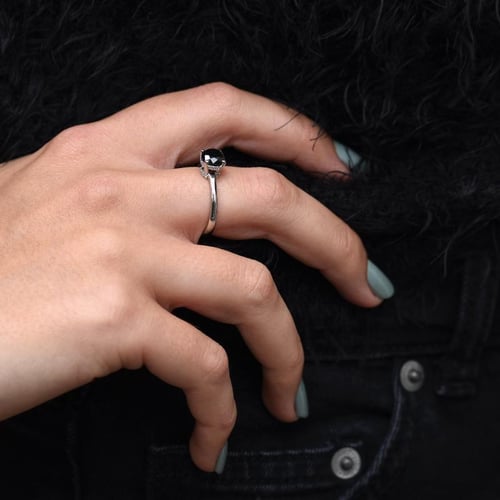 Verlobungsring mit schwarzem und weißen Diamanten Xela