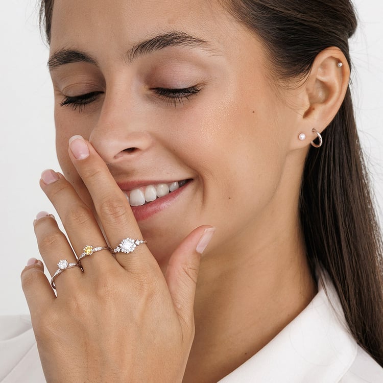 Verlobungsring aus Weissgold mit Lab Grown Diamant im Princess Schliff Medrie 158503