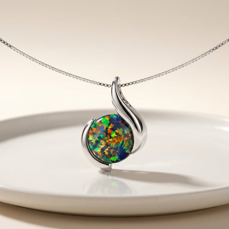 Schwarzer Opal im silbernen Anhänger 170508