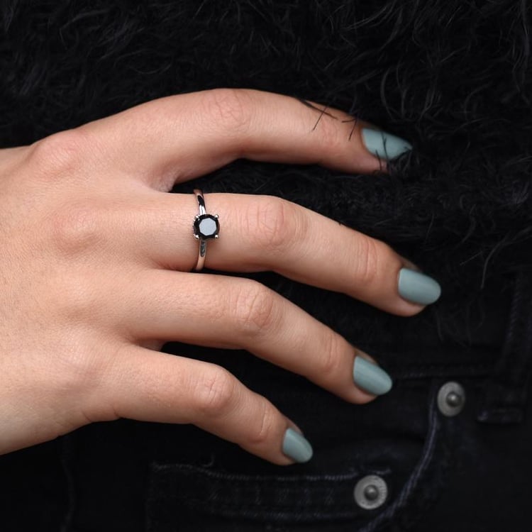 Verlobungsring mit schwarzem und weißen Diamanten Xela 48690