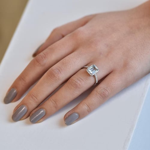 Goldener Diamantring mit Aquamarin Oceane