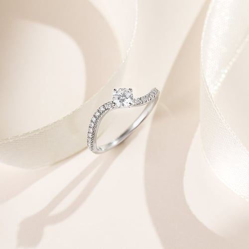 Atypischer Verlobungsring mit einem Lab Grown Diamanten Elise