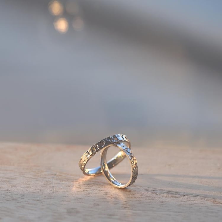 Trauringe mit Oberfläche 52020