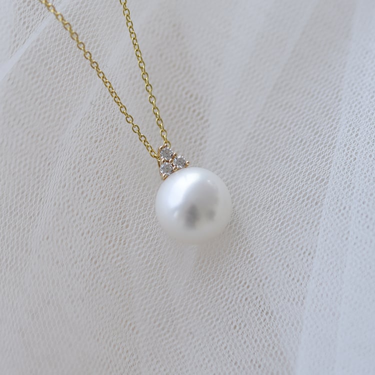 Goldener Anhänger mit Perle 61502