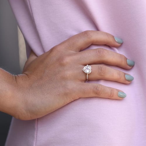 Goldring mit herzförmigem Morganit und Diamanten Rena