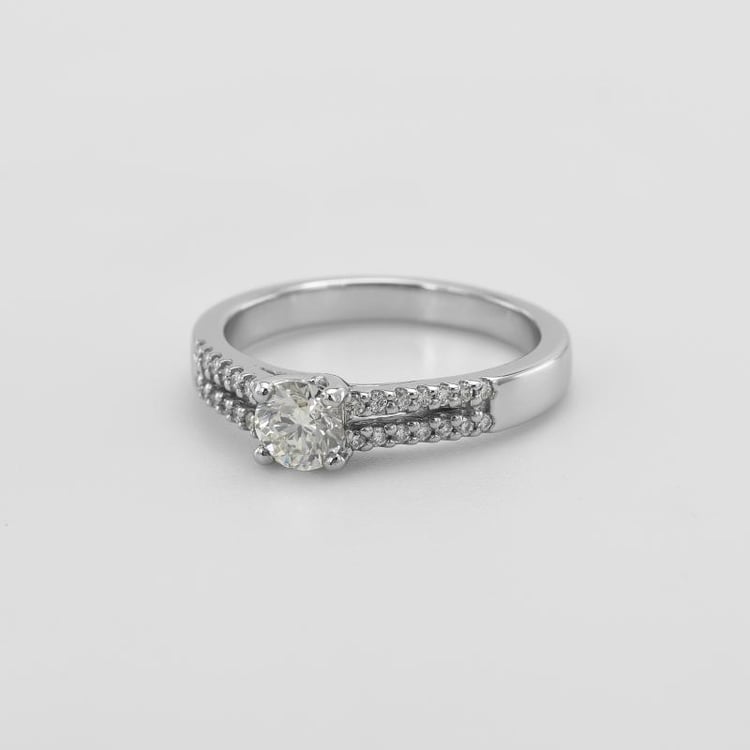 Ring mit Diamanten 51070