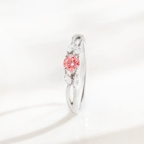 Verlobungsring mit 0.32ct rosa Diamanten und Lab Grown Diamanten in Marquise Form Ha