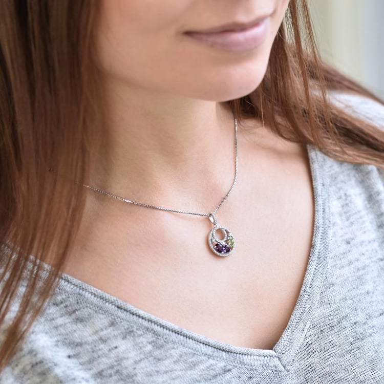 Silberne Halskette mit Olivinen und Amethysten Dusteenah 14346