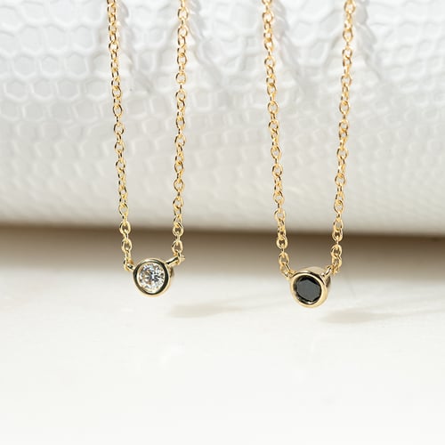 Silberne minimalistische Kette mit einem Moissanit Glosie