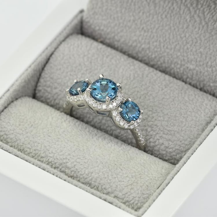 Ring mit Topas 35883