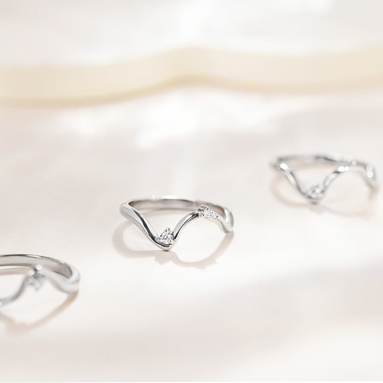 Origineller gewellter Ehering 155039