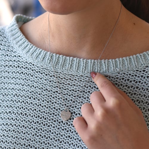 Anhänger in Herzform mit Diamant und Gravur Fabianne