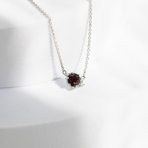 Cluster Halskette mit böhmischem Granat und Diamanten Edom