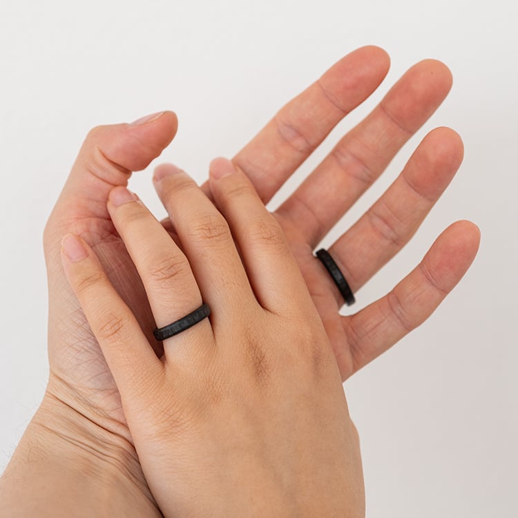 Flacher Ehering aus Carbon mit abgeschrägten Kanten Versiss 120718