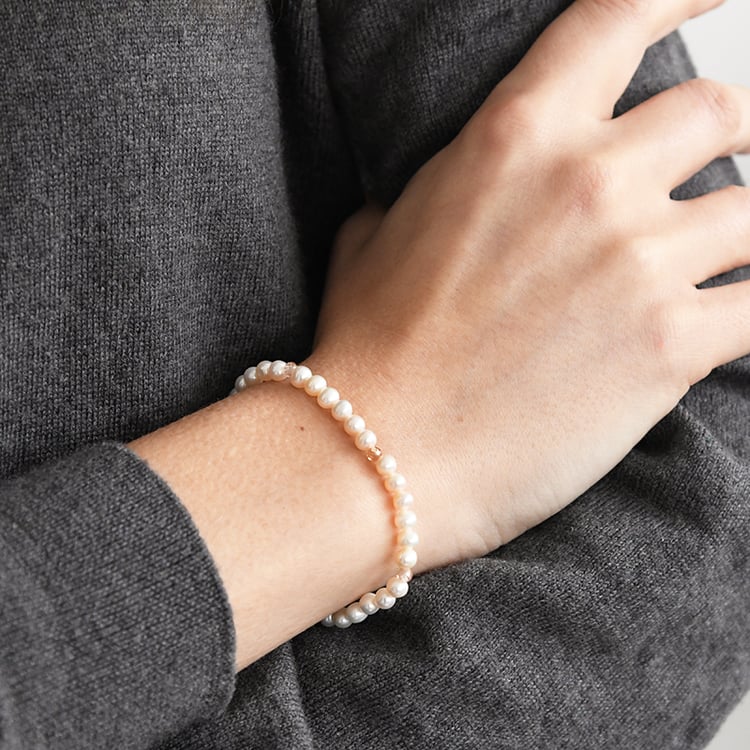 Silbernes Armband mit echten Perlen und Perlen aus Zirkonia Ellysa 116009