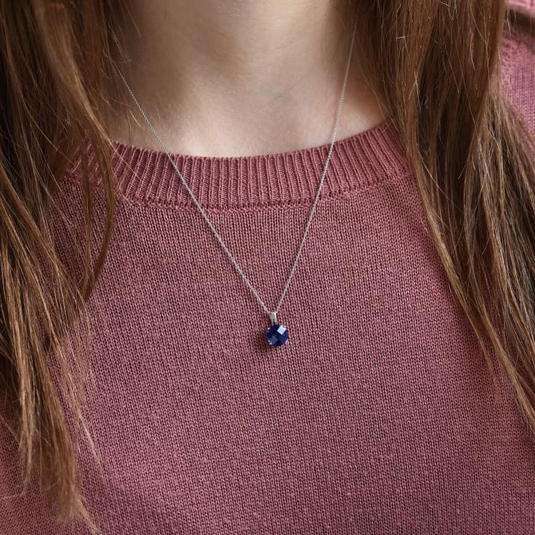 Goldener Anhänger mit blauem Saphir Icy 38371