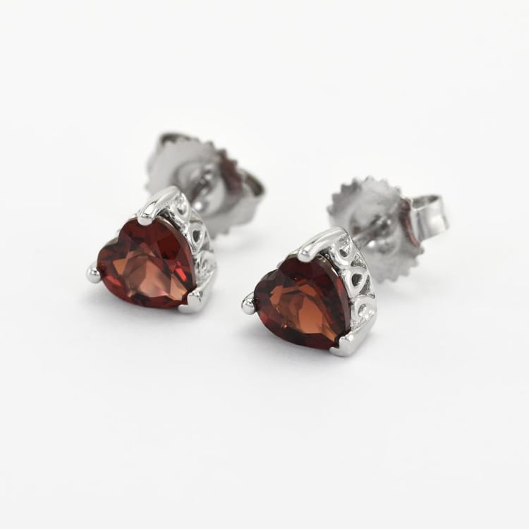 Silberohrringe mit Granat in Form von Herzen 5527