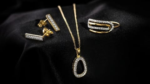 Luxuriöser Schmuck für Frauen und Männer: Ein Weihnachtsgeschenk, das jedem Freude bereitet