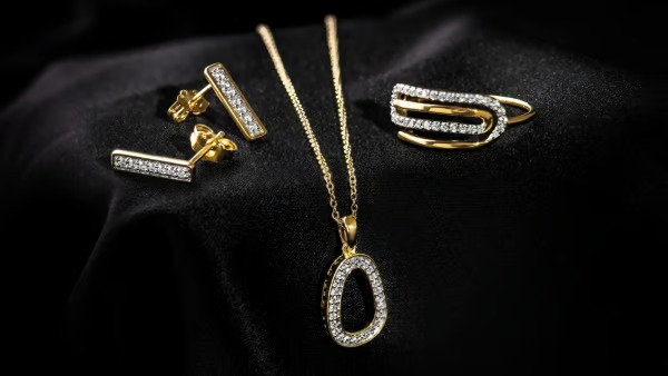 Luxuriöser Schmuck für Frauen und Männer: Ein Weihnachtsgeschenk, das jedem Freude bereitet