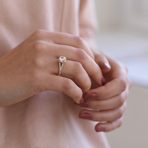 Verlobungsring mit Diamanten Malana