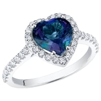 Goldener Ring mit Lab Grown Alexandrit in Herzform und Diamanten Harold