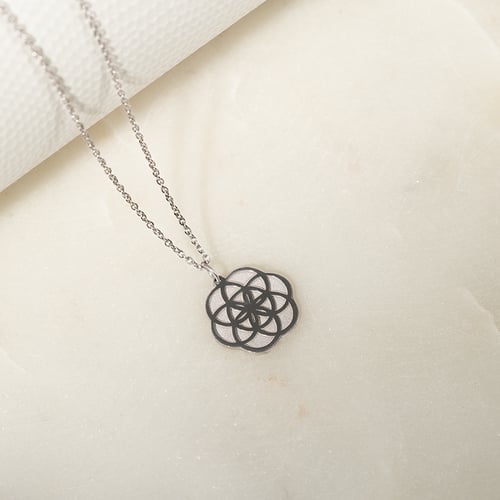 Silberner Yoga Anhänger Flower of Life