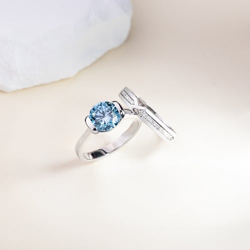 Eheringe aus Eternity-Ring mit Lab Grown Diamanten und einem breiten Komfort-Ring Asne