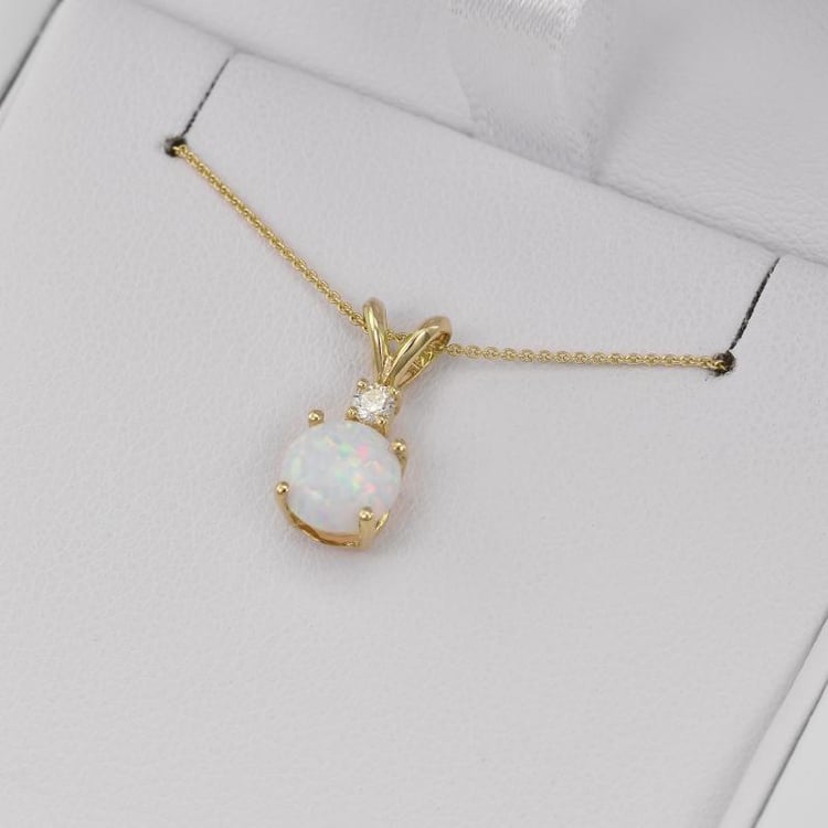 Halskette mit Opal 25829