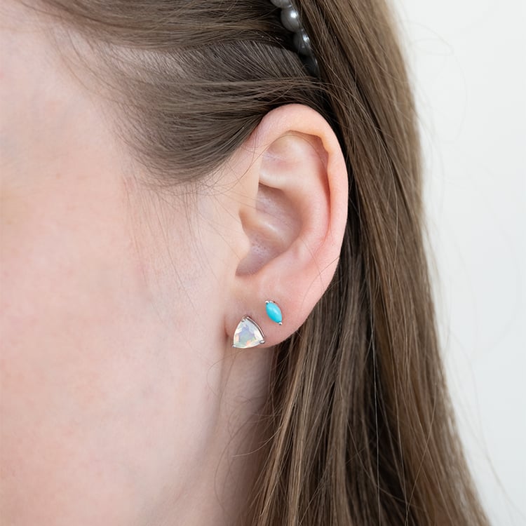 Silberne Ohrstecker mit Opalen Nellie 124192