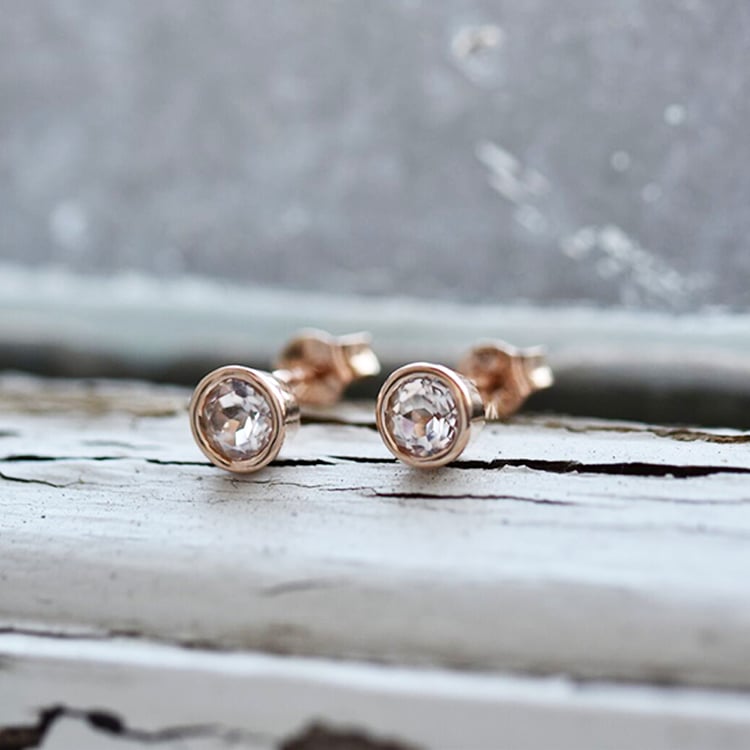 Wunderschöne Ohrstecker mit Zargenfassung Morganit Wetty 41347